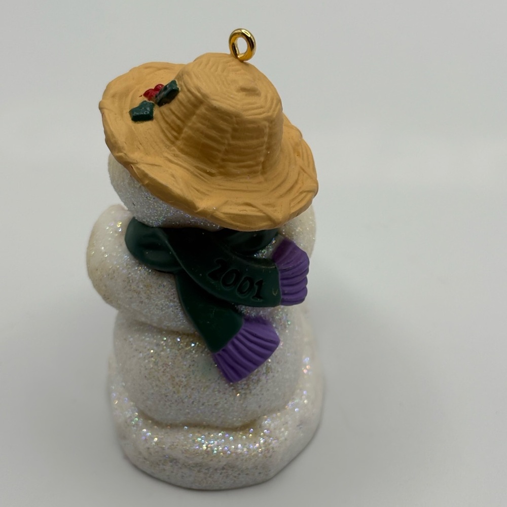 VTG 2001 Hallmark Keepsake Snow Buddies Ornament Raccoon Snowman NO BOX - Picture 4 of 10